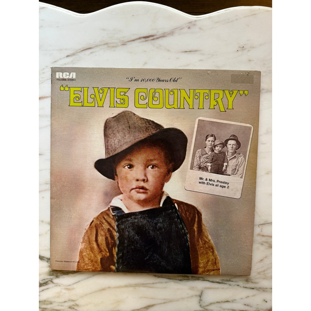 Vintage Elvis Presley Elvis Country I'm 10,000 Years Old Vinyl LP RCA